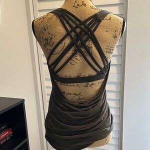Lululemon Charcoal Women's cross back Tank Top, 4, EUC